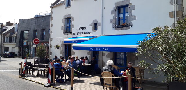 La possibilité d'accueil du public a été doublée par une terrasse en bois