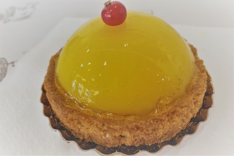 Tartelette citron :
Fond sablé breton , créme citron 