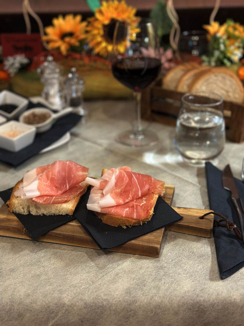Tartine con Crudo