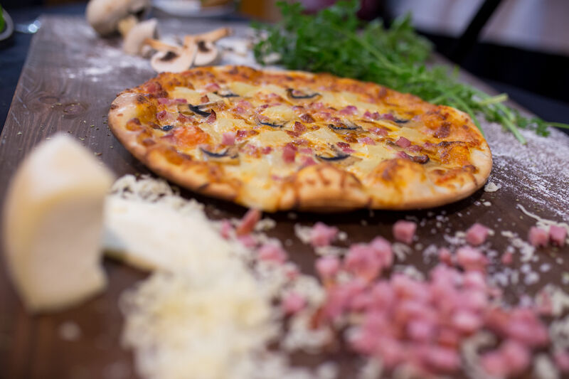 Pizza Nelly bacon, cogumelos e ananas