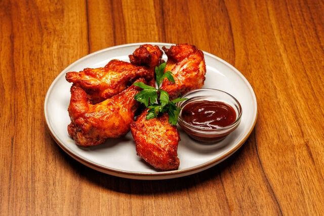 Asinhas de Frango com molho Barbecue