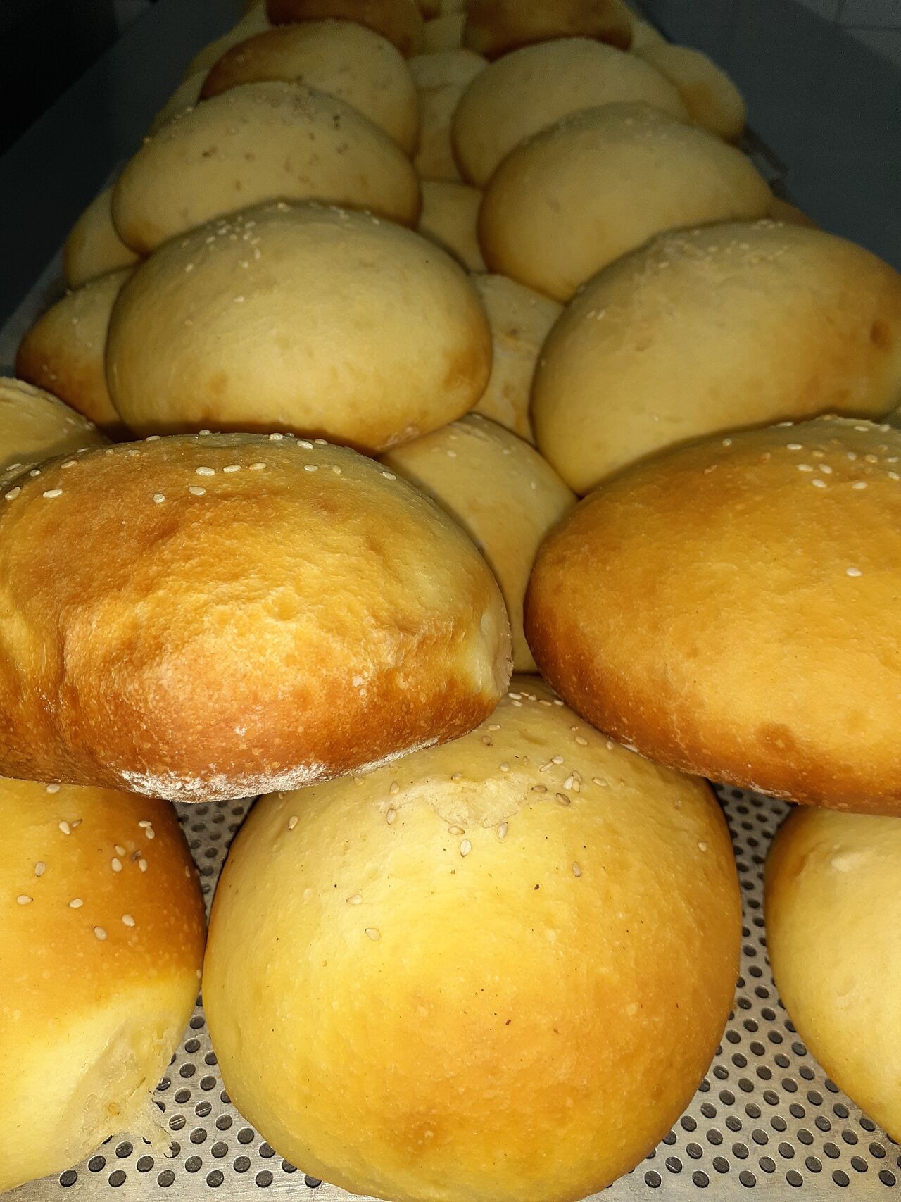 Hausgemachte Burgerbuns aus Dinkelmehl