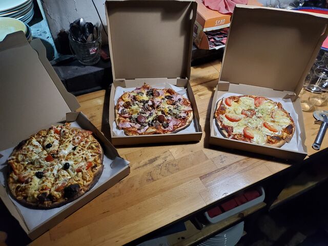 NOS PIZZAS ET PLATS SONT A EMPORTER