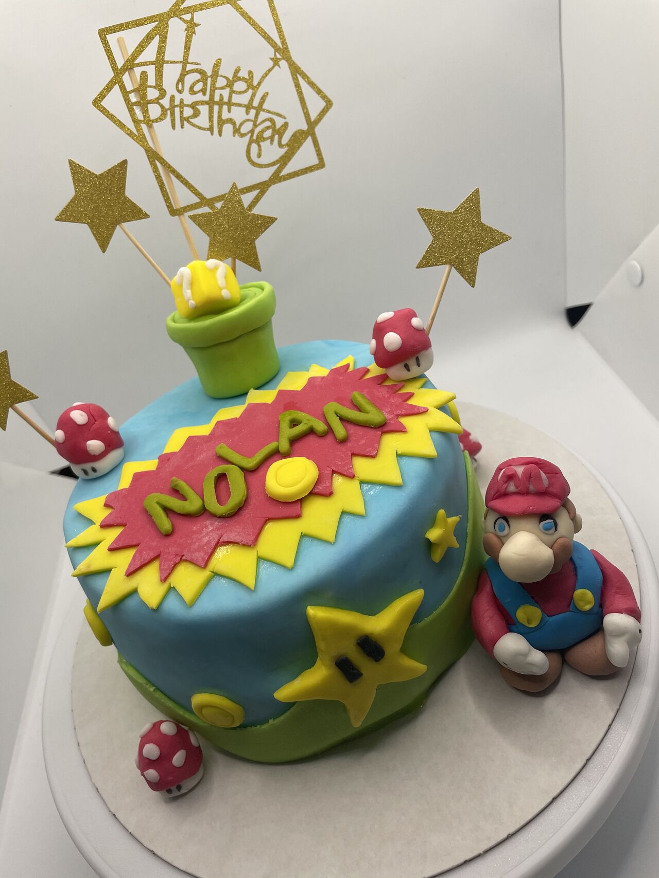 Cake Design intérieur ganache chocolat montée et Framboises
Deco à choix, ici Mario Bros