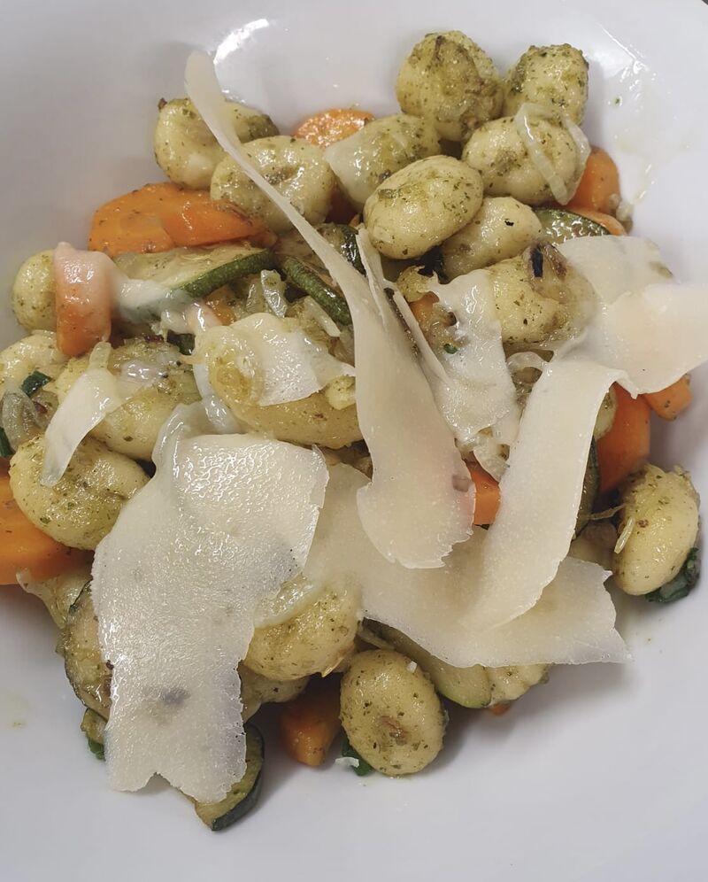 Notre plat veggie Gnocchis, ses petits légumes frais et pesto