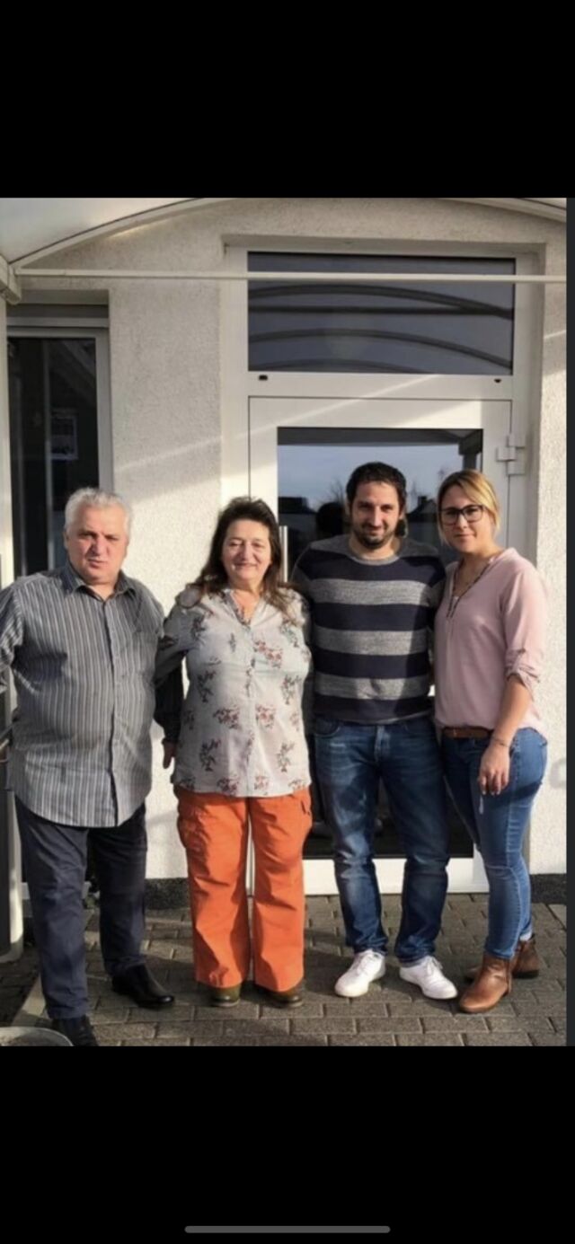 Lile & Niko
mit Sohn Daniel und Schwiegertochter Chantal 