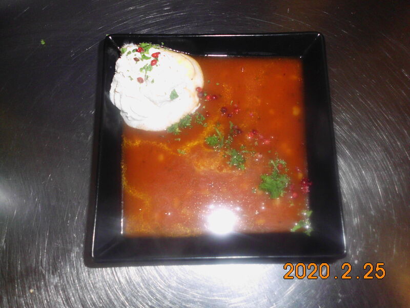 Fruchtige Tomatensuppe mit Safran