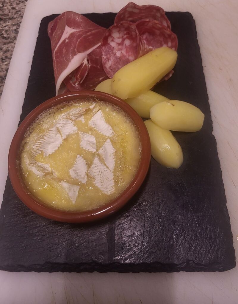 Camembert rôti façon raclette