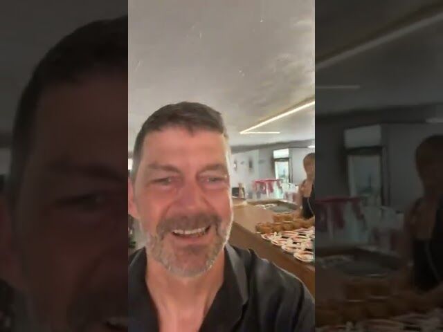 Suivez Chouchou vous faire découvrir notre restaurant, autour de l'Aïoli, qui, ne l'oubliez pas, est tous les vendredis! :)