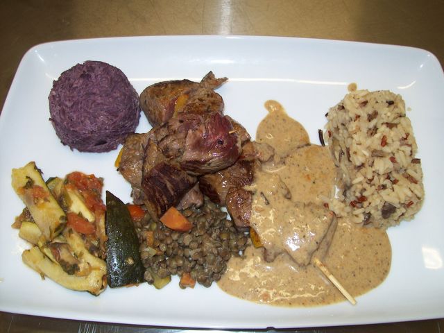 Brochettes de bœuf poivrade et ces petits légumes