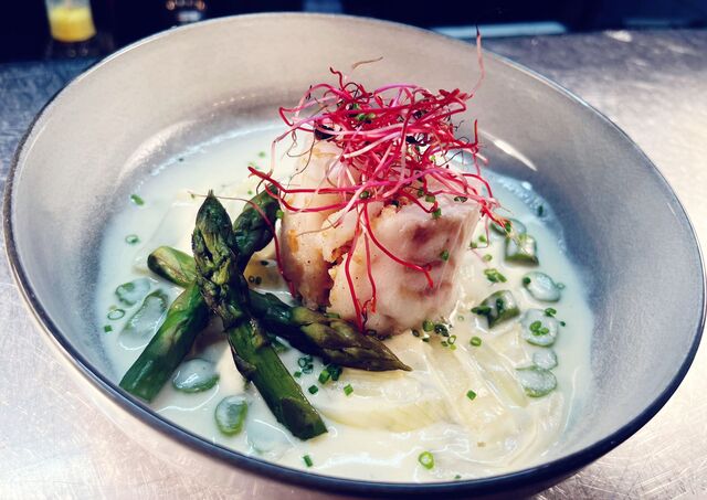 Cabillaud ,cacahuète et asperges vertes