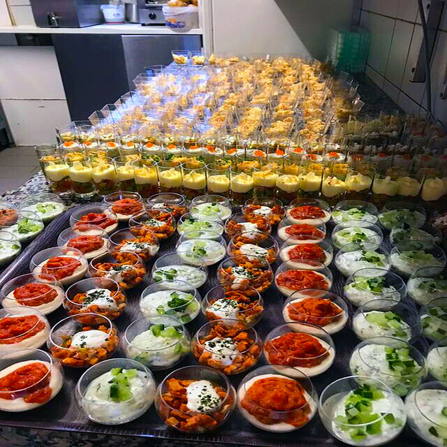 Service Traiteur.....assortiments de verrines 