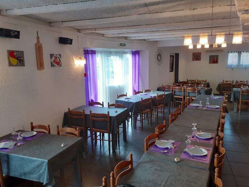 SALLE DE RESTAURANT