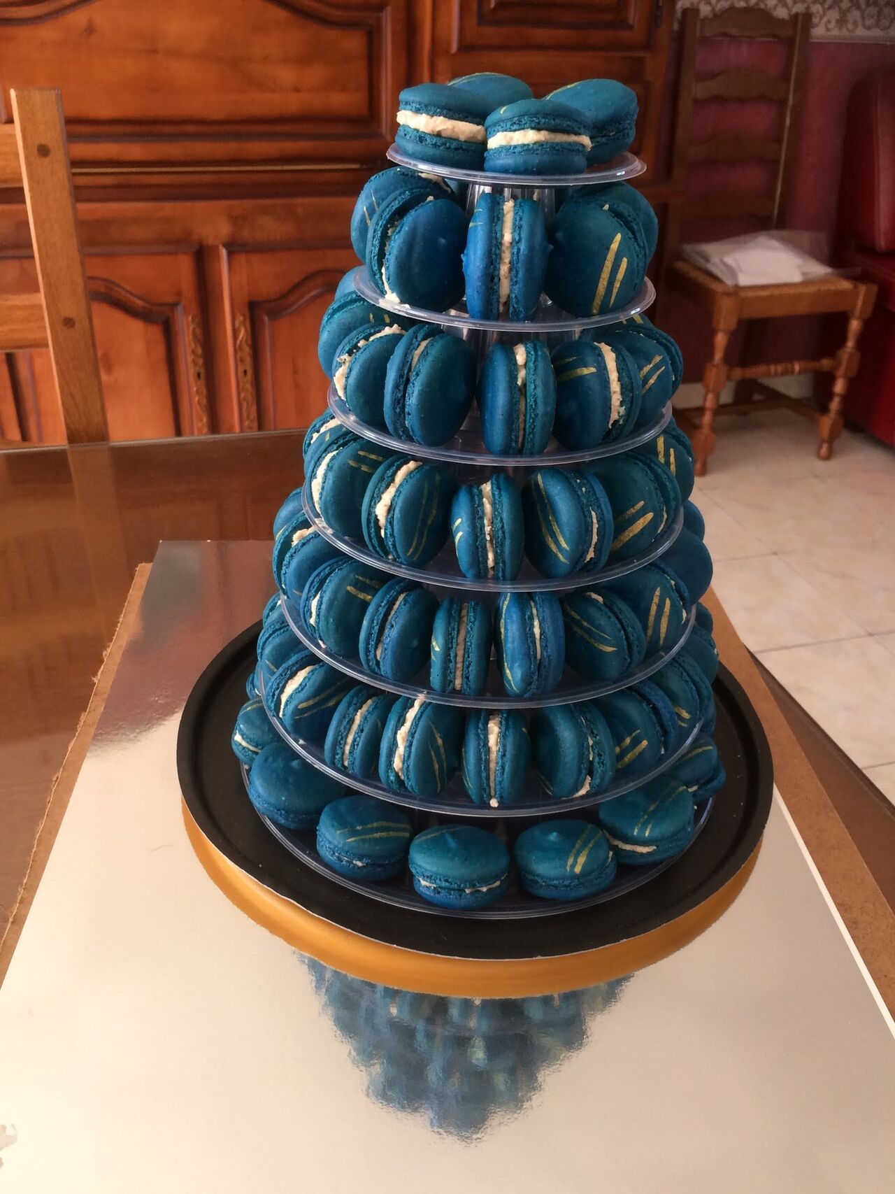 Pyramide de 80 macarons à la figue