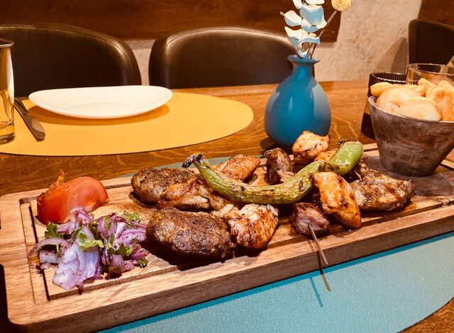 AN DEN OSTERNTAGEN BİETEN WIR A' LA CARTE AN