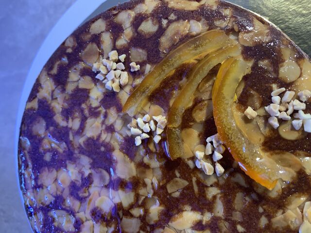 Pain de gênes
Pâte d’amandes
Zestes d’oranges, fleur d’oranger 