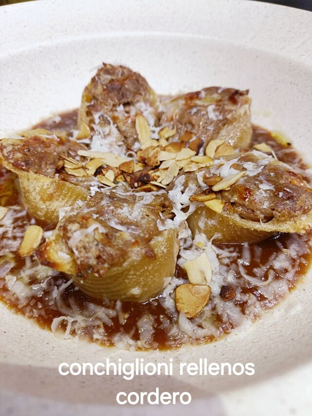 CONCHIGLIONI RELLENOS DE CORDERO