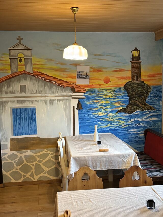 Kirche mit Leuchtturm