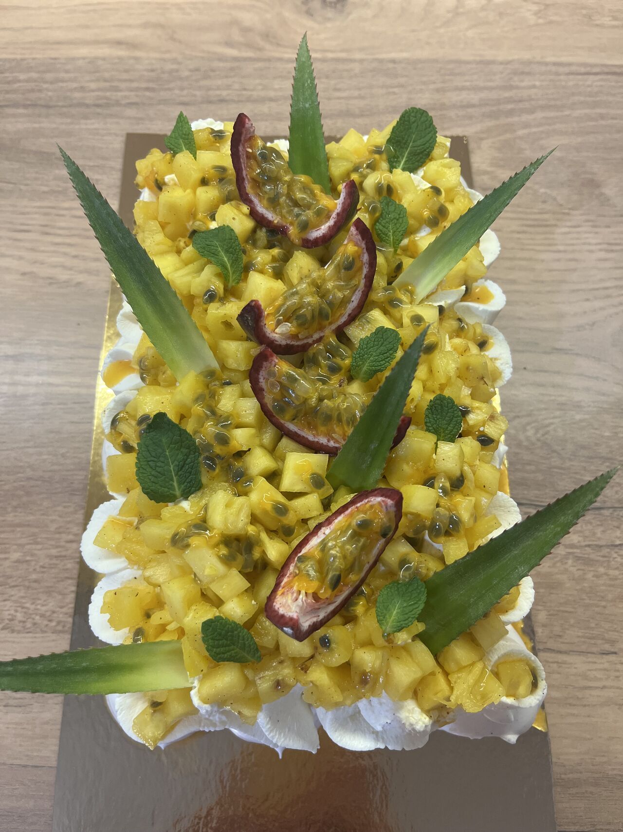 Pavlova vanille des îles / ananas-passion