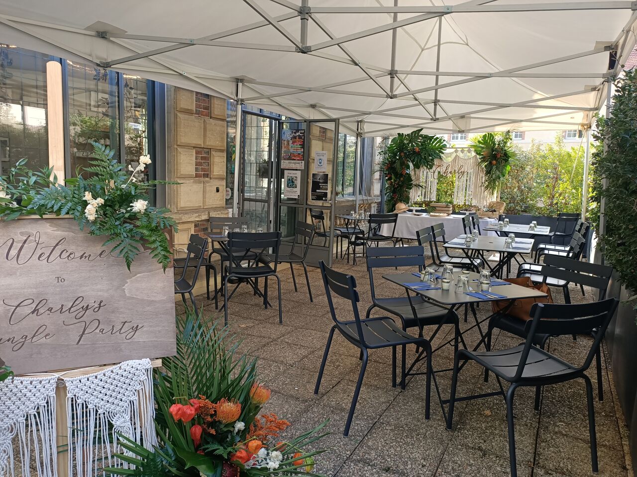 La terrasse dans le jardin des Arts 