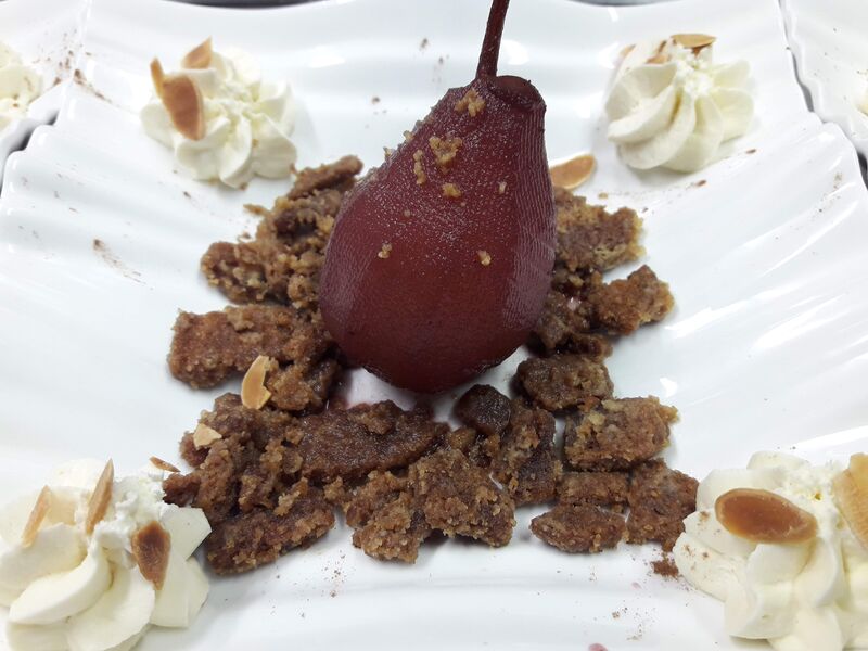 Poire pochée à l'Irouleguy