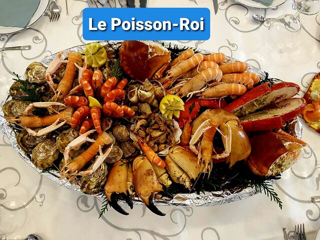 Plateau de Fruits de Mer avec Homard Breton, tourteau et pinces de Crabe. Uniquement sur commande.