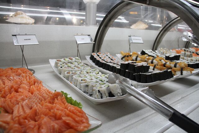 SUSHIS ET SASHIMI LE SOIR