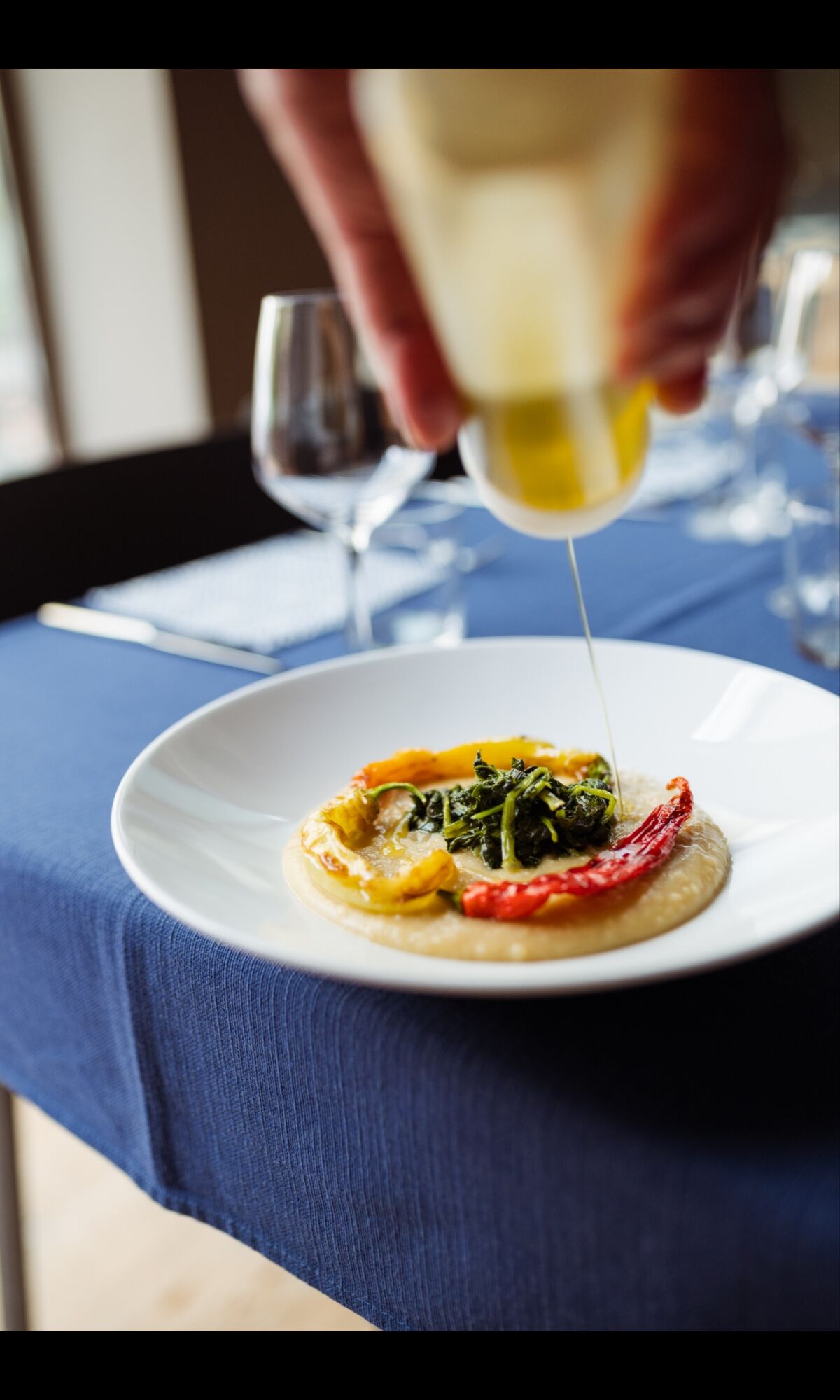 Puré di fave con cime di rapa e pepperoni dolci