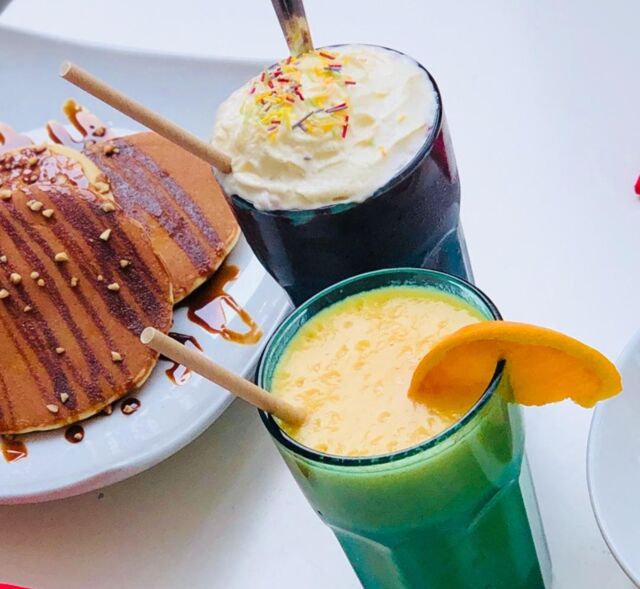 sweet dream smoothie, milk-shake, pancake...