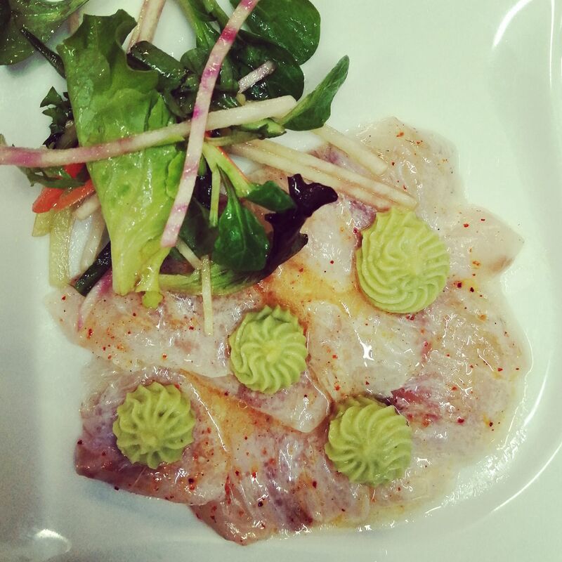 Ceviche de Bar/ Vinaigrette Huile d'Olive Citron/ Mousse d'Avocat