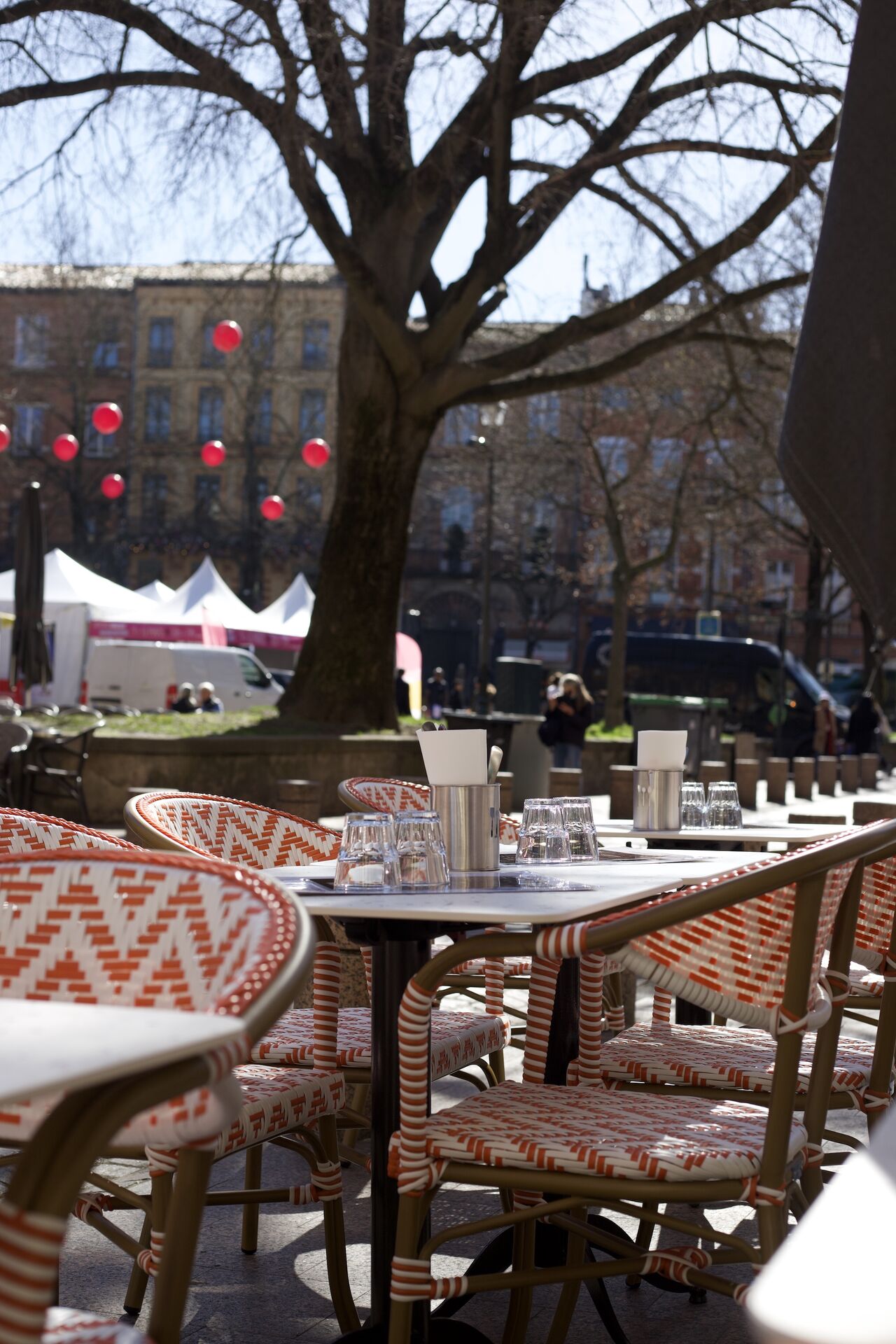 Deux villes, deux places