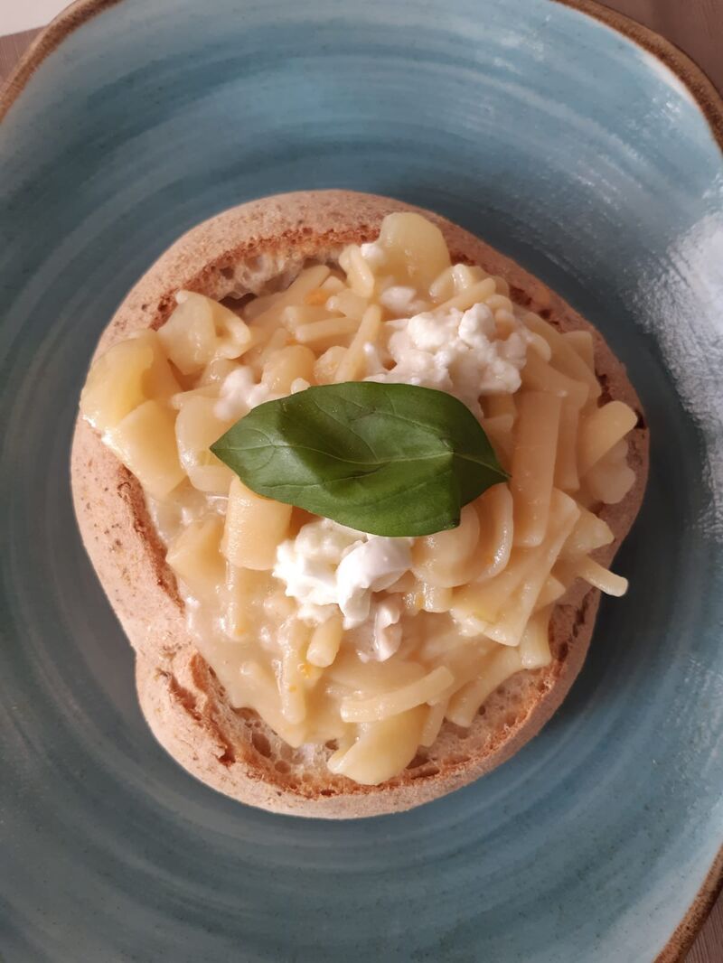 Pasta e patate in pagnotta 