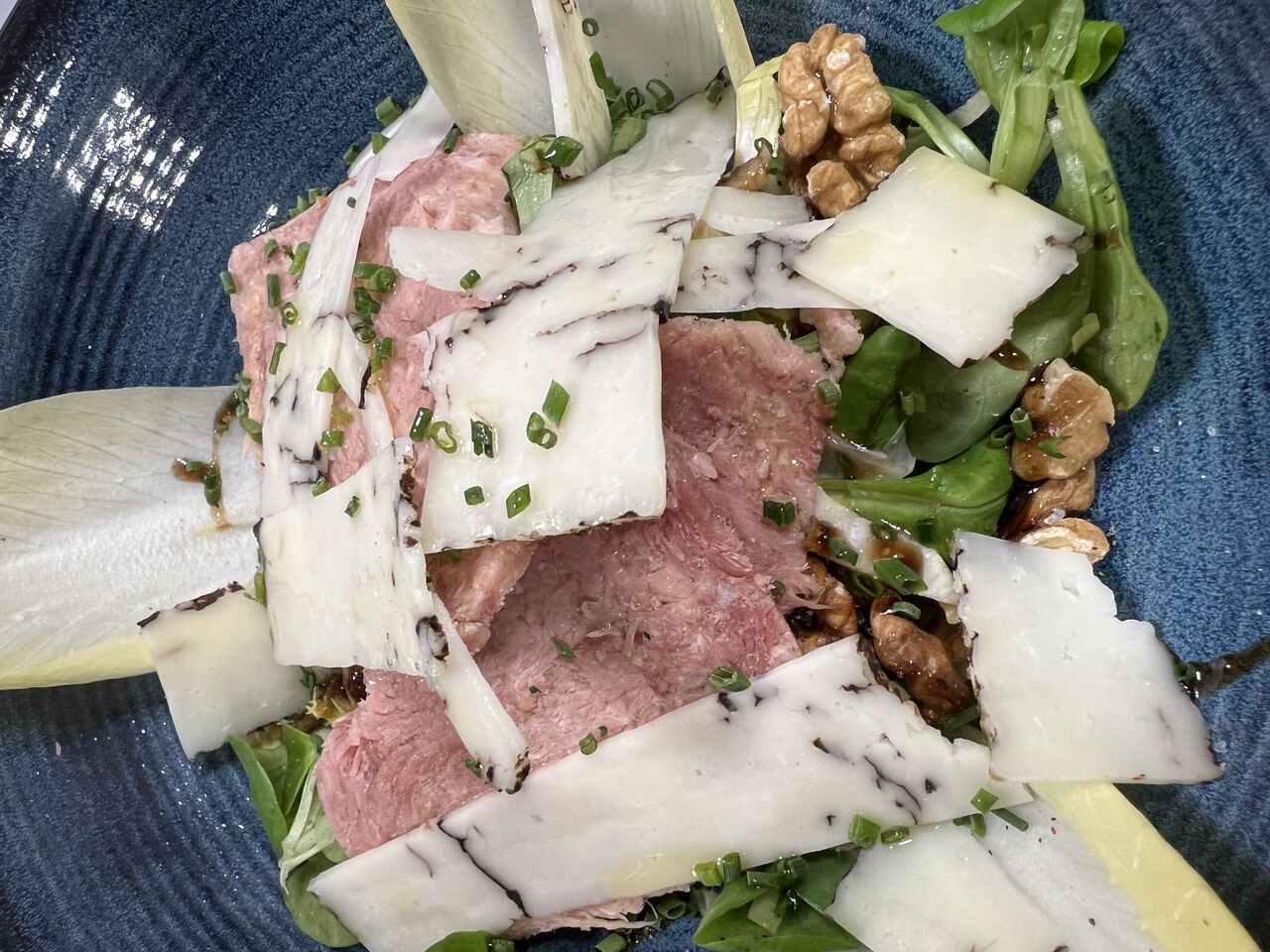 L’Endive et la Mâche en Méli-Mélo, Jambon de Reims et Tomme de Brebis à la Truffe