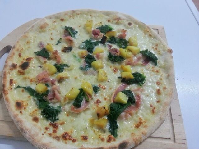 BRACCIO DI FERRO : mozzarella, pancetta,patate al forno e spinaci