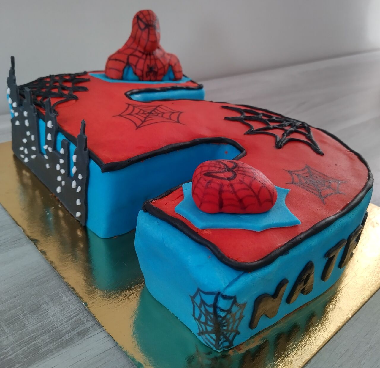 Gâteau Spiderman 