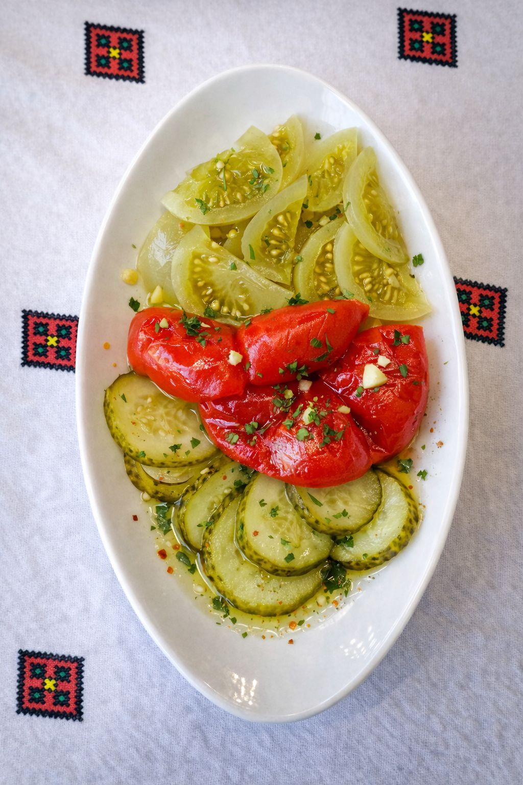 Salata asortata de muraturi 210g - 15 lei