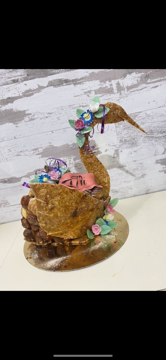 Cygne choux nougatine 