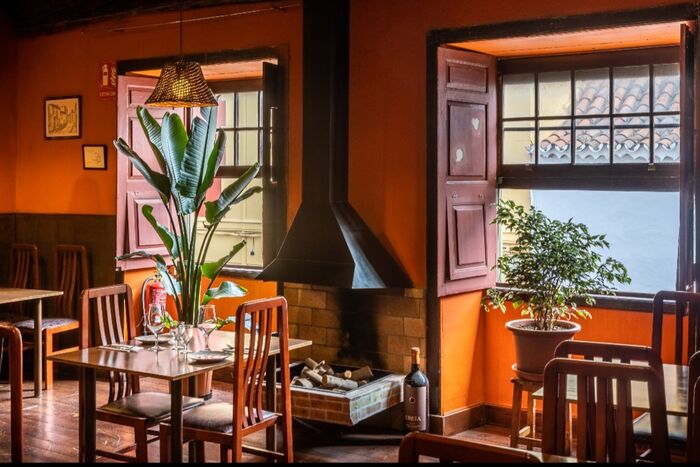 Yerbabuena housebar, bares y pubs en San Cristóbal de La Laguna