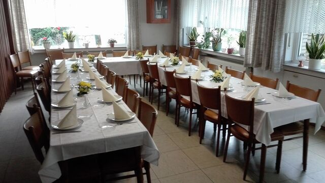 Saal (teilbar) für Ihre private Feier für bis zu 70 Personen