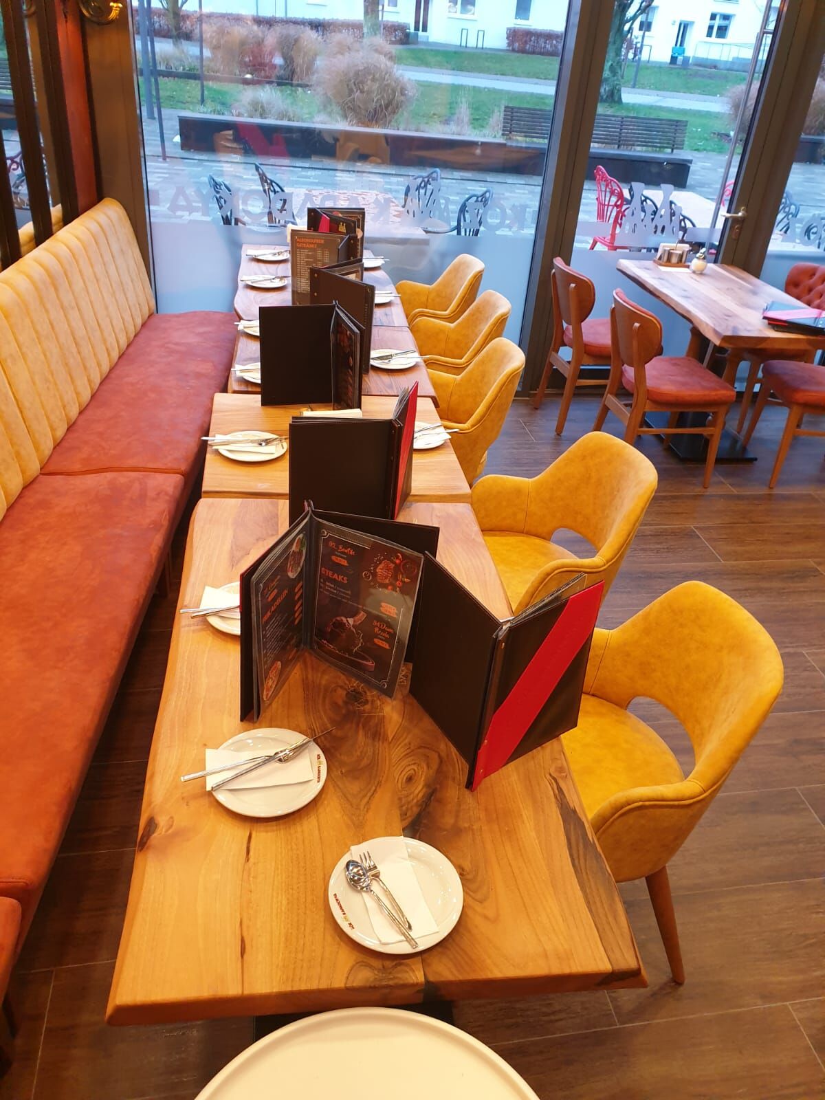 Wir haben Essen liefern lassen oder