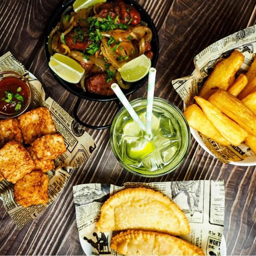 Petiscos e Caipirinha