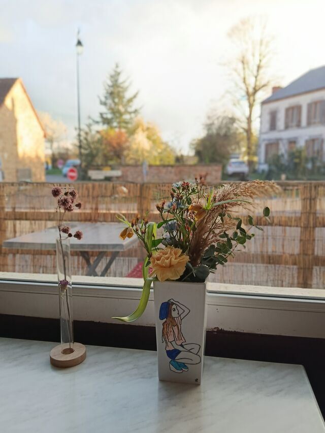 Fleur de notre fleuriste et Vase de Paule Hébrard