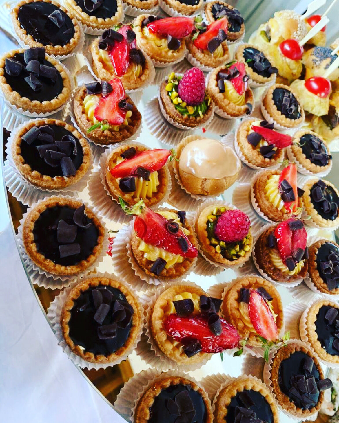 tartelette chocolat, fraises, framboises pistache