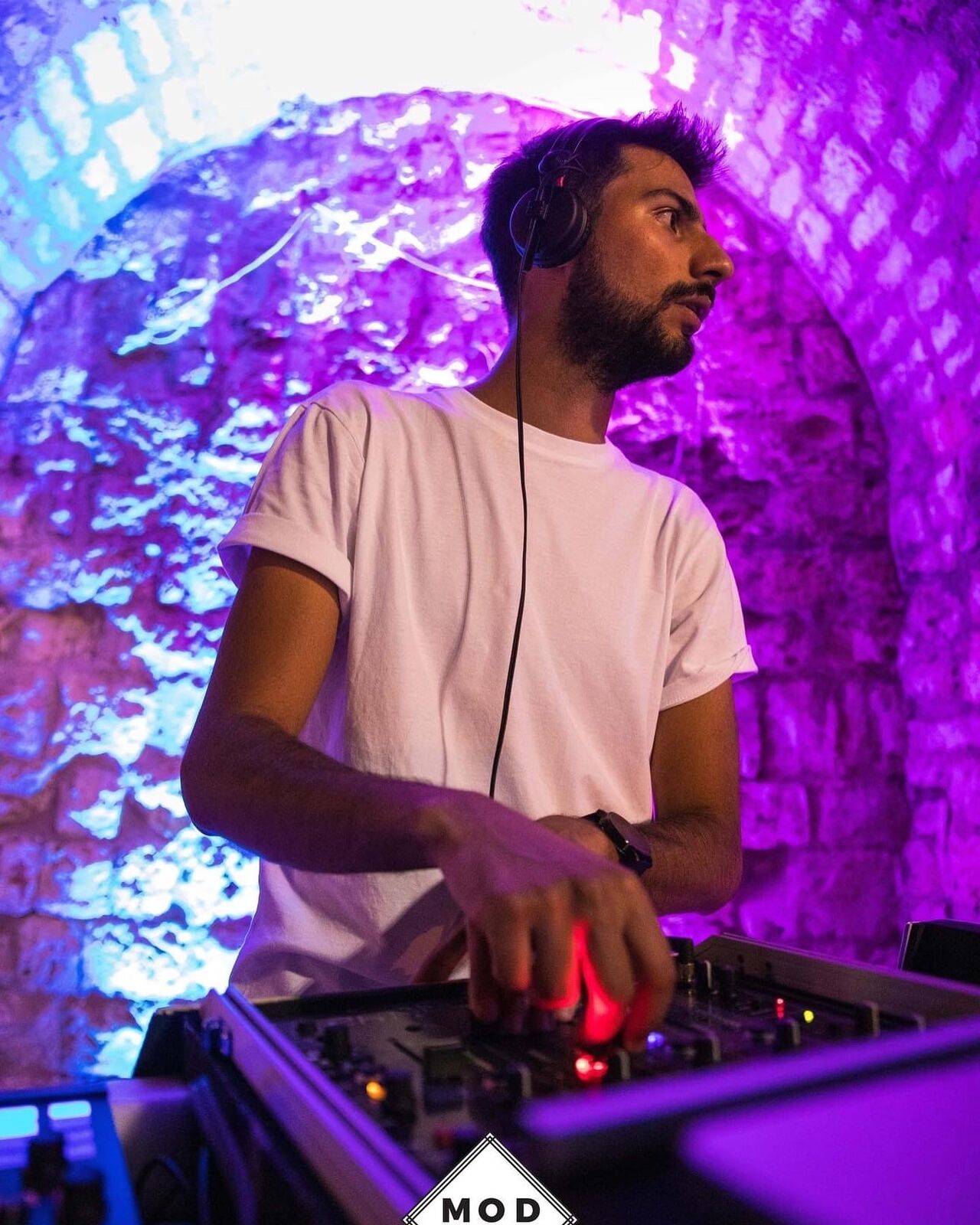 Mercoledì sotto il castello. 