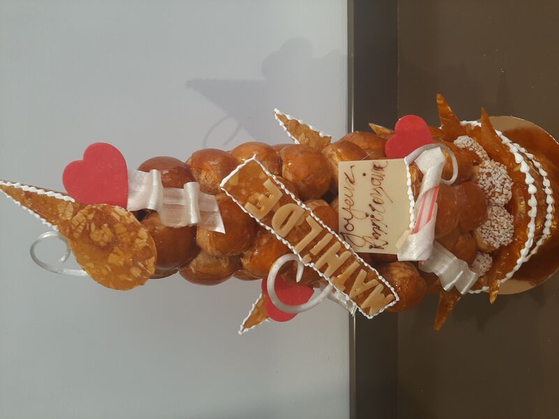 Pièce montée en choux. 