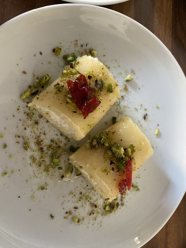 Halaga el jibn (dulce de sémola, mozzarella, requesón y mascarpone)