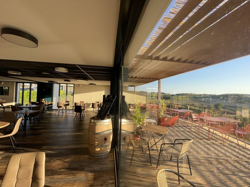 coté salle et terrasse