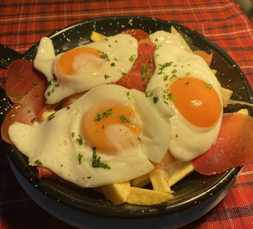 Ovos Rotos com Presunto