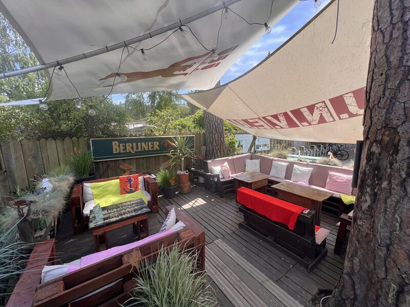 Lounge mit Sonnensegel