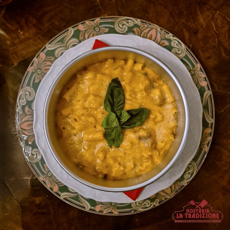 Pasta e patate con provola